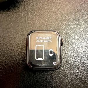 Apple Watch Series 5 GPS + Cellular 40 mm Space Black Stainless Steel Case